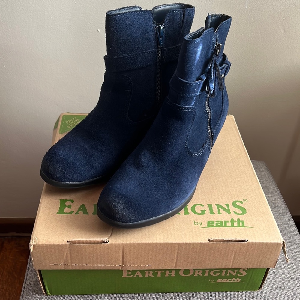 Earth origins blue suede booties